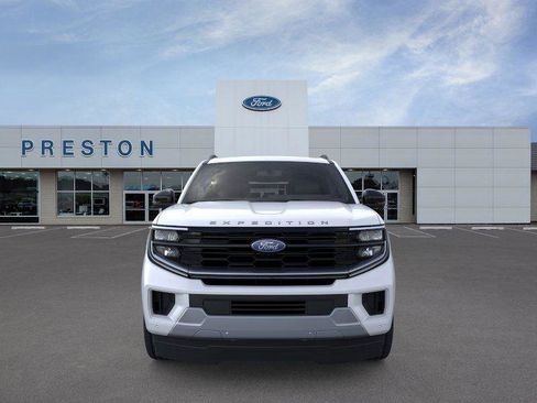 New 2025 Ford Expedition Platinum w/ Driver's Package image 6