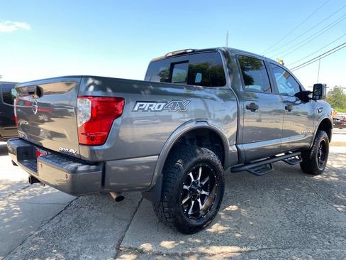 Used 2017 Nissan Titan PRO-4X AWD/4WD image 5
