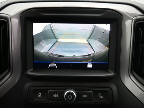 Used 2022 Chevrolet Silverado 2500 Custom w/ Custom Convenience Package image 11