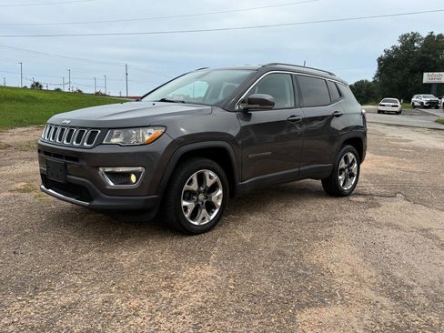 Used 2019 Jeep Compass Limited AWD/4WD image 1