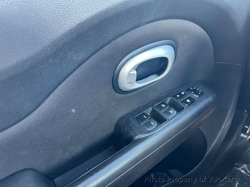 Used 2015 Kia Soul + image 9