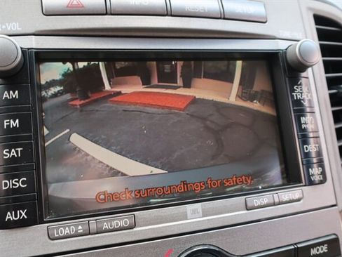 Used 2010 Toyota Venza FWD image 21