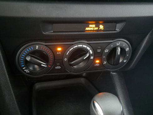 Used 2016 MAZDA MAZDA3 i Sport image 23