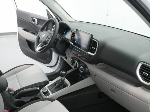 New 2025 Hyundai Venue SEL image 35