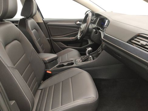 Used 2024 Volkswagen Jetta SE image 21