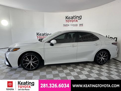 Used 2024 Toyota Camry SE FWD image 8
