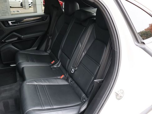 Used 2021 Porsche Cayenne Coupe image 47