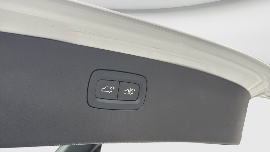 Used 2022 Volvo XC90 T5 Momentum w/ Protection Package Premier FWD image 40