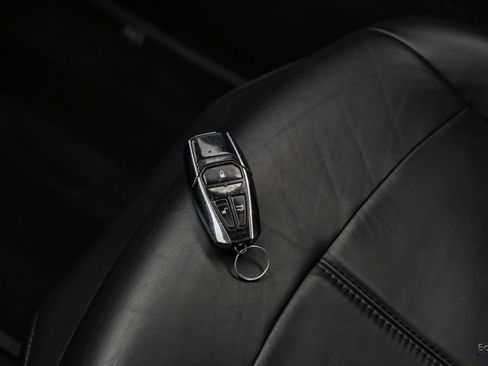 Used 2022 Aston Martin V8 Vantage Coupe RWD image 97