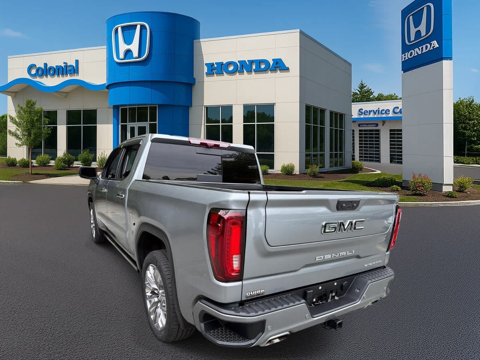 Used 2024 GMC Sierra 1500 Denali w/ Denali Reserve Package AWD/4WD image 4