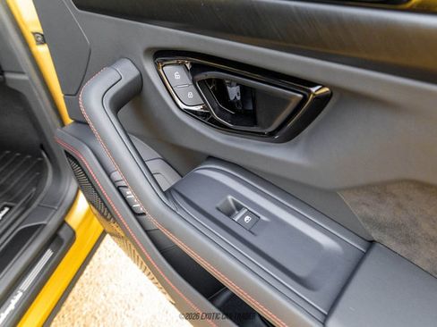 Used 2024 Lamborghini Urus S AWD/4WD image 39