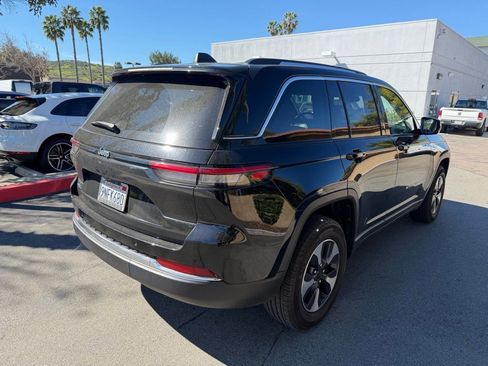 Used 2024 Jeep Grand Cherokee Limited 4xe image 7