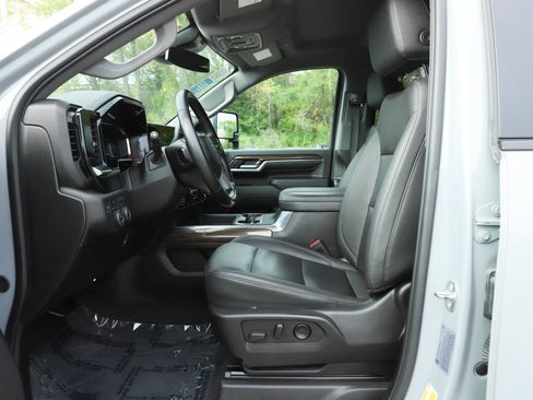 Used 2024 Chevrolet Silverado 3500 LT w/ Z71 Sport Edition AWD/4WD image 18