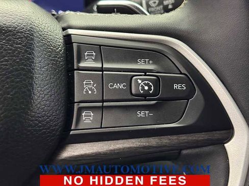 Used 2023 Jeep Grand Cherokee L Limited w/ Black Appearance Package image 45