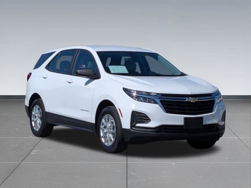 Used 2022 Chevrolet Equinox LS AWD/4WD image 7