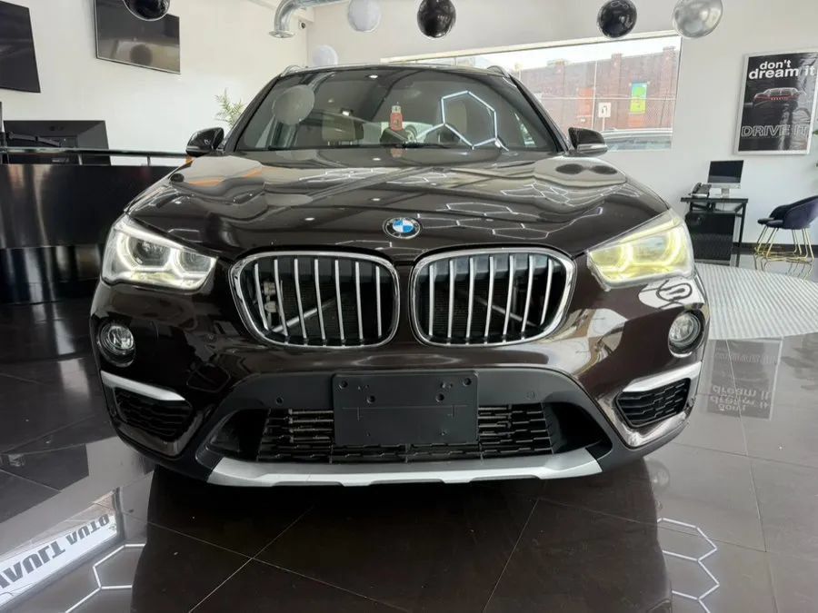 Used 2017 BMW X1 xDrive28i AWD/4WD image 1