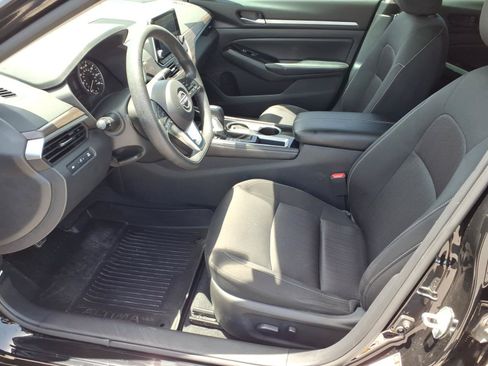Used 2023 Nissan Altima 2.5 SV FWD image 11