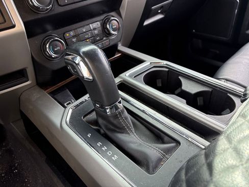 Used 2019 Ford F150 Lariat image 27