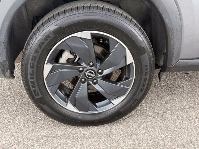 Used 2026 Nissan Rogue SV AWD/4WD image 12