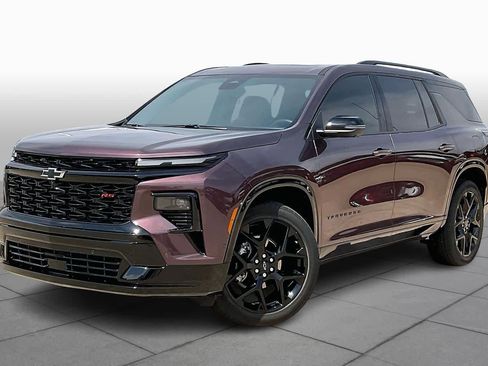 Used 2024 Chevrolet Traverse RS image 3