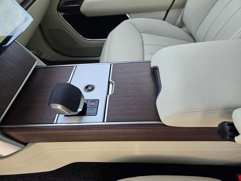 New 2026 Land Rover Range Rover SE image 14