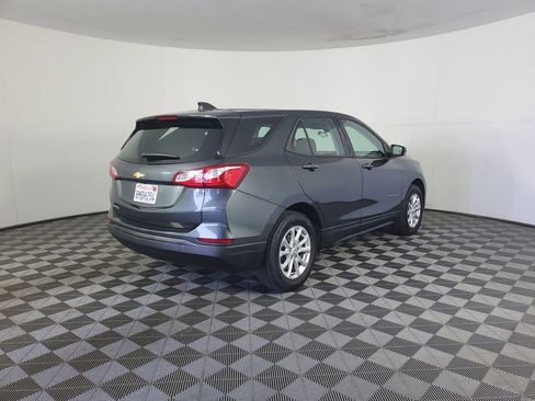 Used 2019 Chevrolet Equinox LS FWD image 4