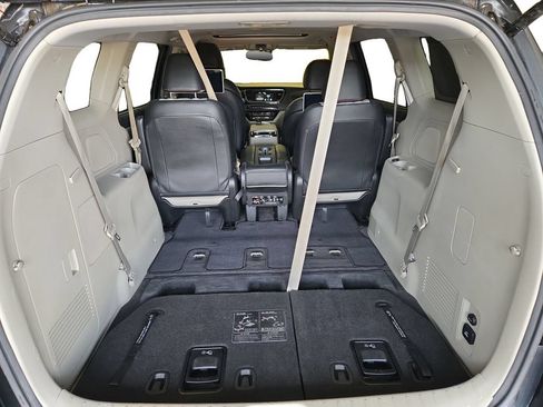 Used 2021 Kia Sedona SX FWD image 30
