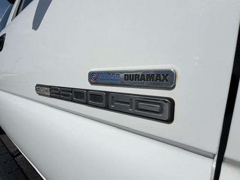 Used 2006 GMC Sierra 2500 W/T w/ Heavy-Duty Power Package AWD/4WD image 18