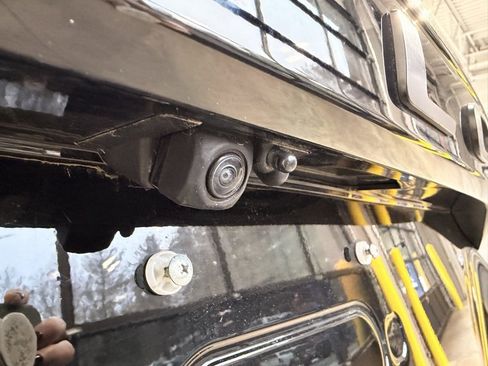 Used 2024 Honda Pilot LX image 9