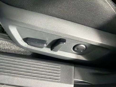 Certified 2026 Nissan Rogue SV FWD image 28