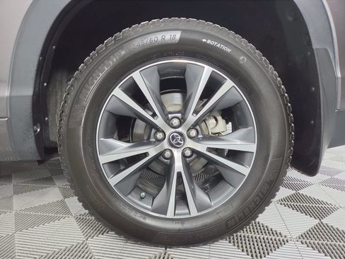 Used 2016 Toyota Highlander XLE AWD/4WD image 11