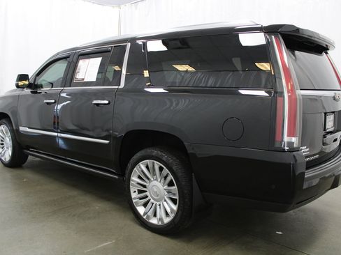 Used 2020 Cadillac Escalade ESV Platinum AWD/4WD image 8