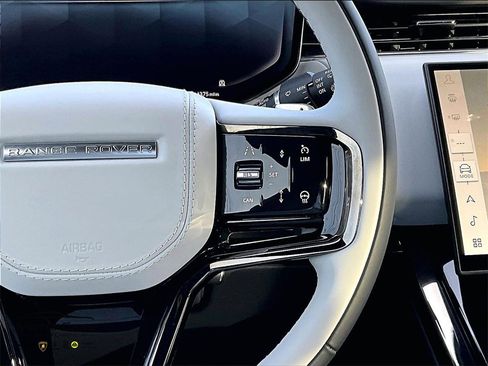 Used 2024 Land Rover Range Rover Sport Dynamic SE image 18