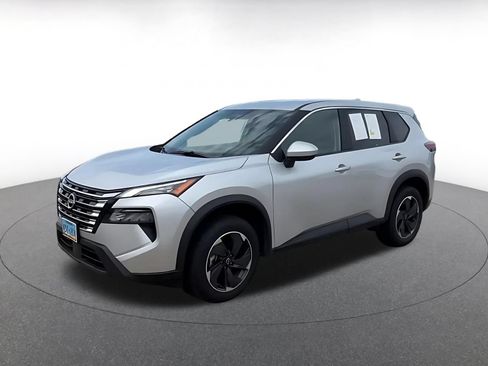 Used 2025 Nissan Rogue SV FWD image 8