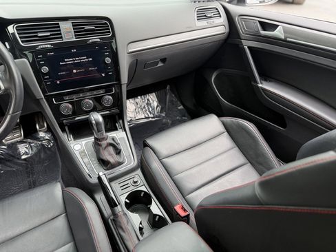 Used 2018 Volkswagen GTI SE w/ SE Leather Package image 41