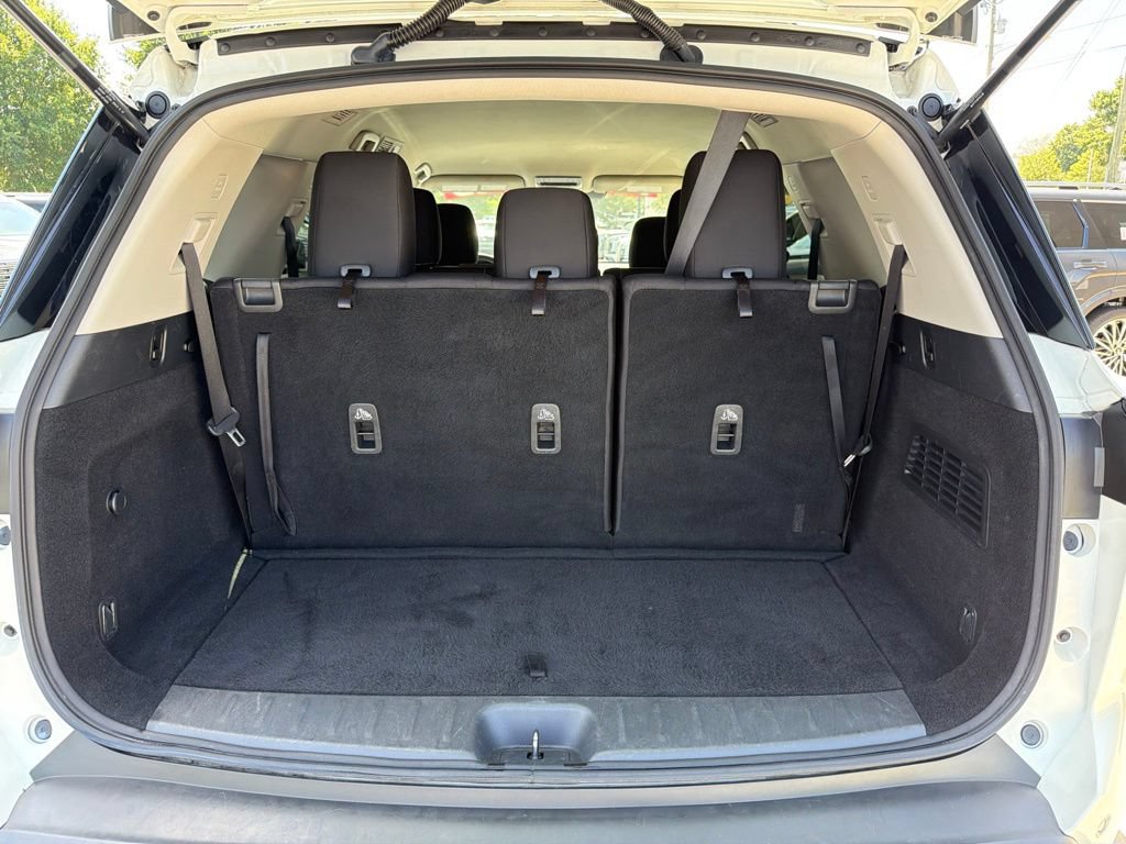 Used 2022 Nissan Pathfinder SV FWD image 8