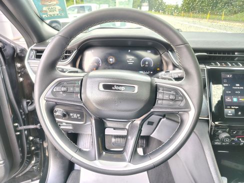 Certified 2023 Jeep Grand Cherokee Altitude image 32