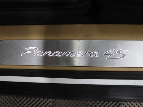Used 2018 Porsche Panamera 4S image 40