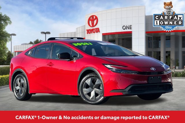 Certified 2025 Toyota Prius LE FWD image 2