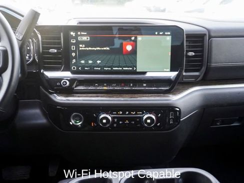 Used 2024 GMC Sierra 1500 SLE image 10