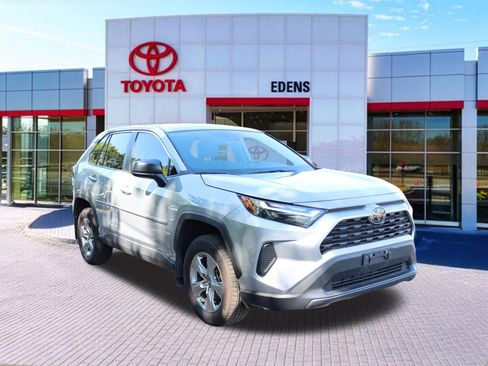 Certified 2025 Toyota RAV4 LE AWD/4WD image 1