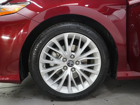Used 2019 Toyota Camry XLE FWD image 27