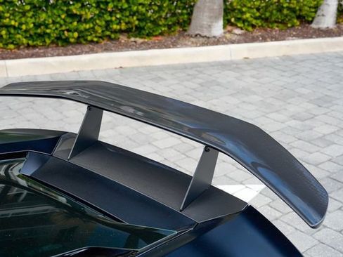Used 2022 Lamborghini Huracan EVO RWD image 45