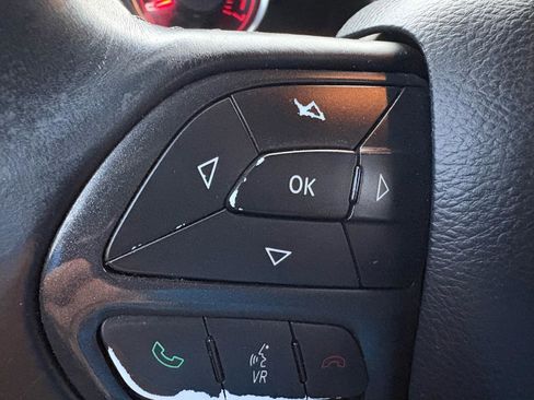 Used 2016 Dodge Challenger SXT image 15