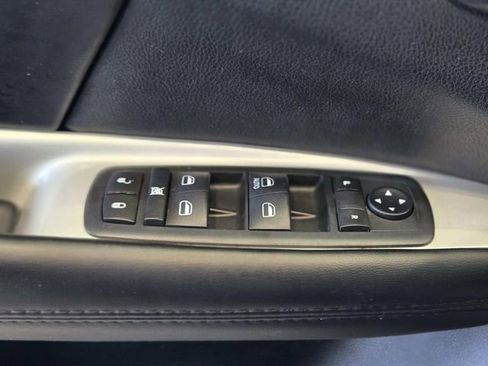 Used 2019 Dodge Journey SE image 30