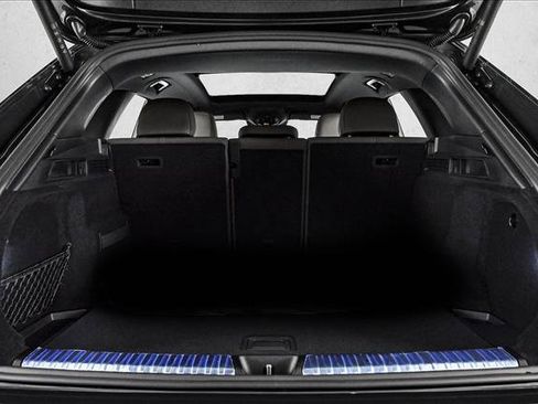 Certified 2025 Audi Q5 Premium w/ Convenience Package AWD/4WD image 6