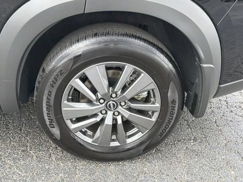 Used 2025 Nissan Pathfinder S FWD image 30