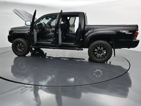 Used 2013 Toyota Tacoma 4x4 Double Cab w/ TRD Sport Pkg image 40