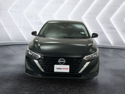 Used 2024 Nissan Sentra SV image 2