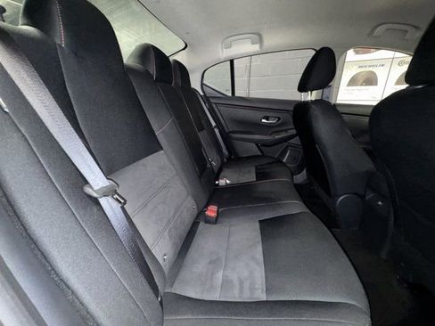 Used 2025 Nissan Sentra SR FWD image 8